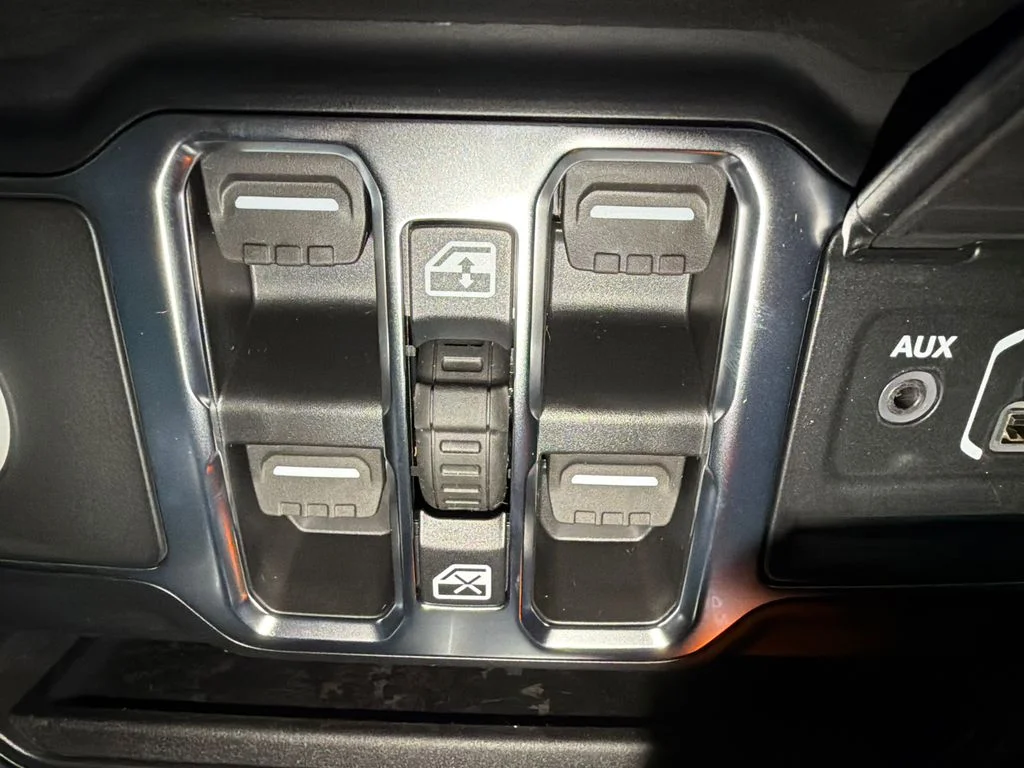 New 2026 Hydro Blue Pearlcoat Jeep Sport image 27