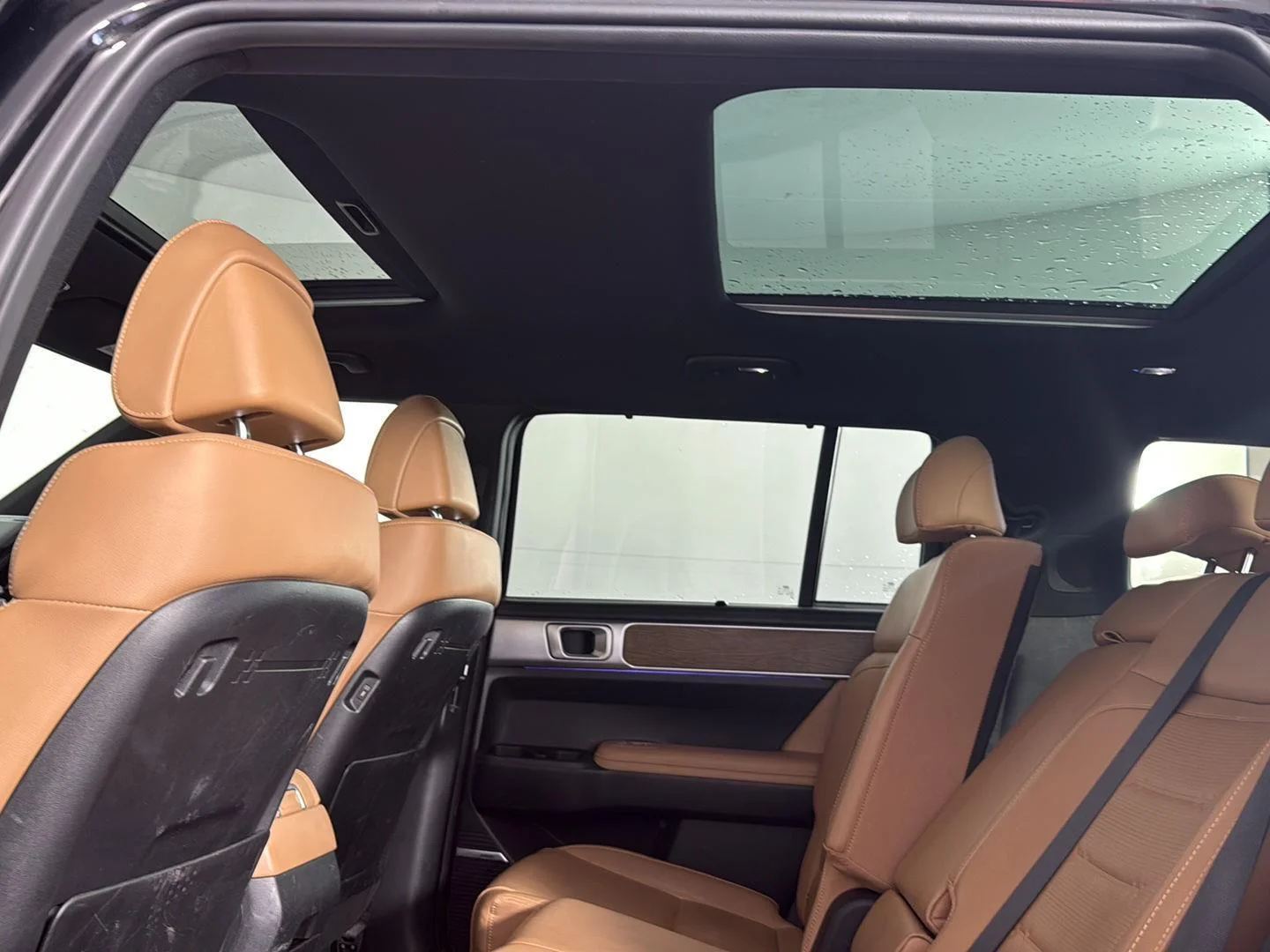 Used 2025 Phantom Black Hyundai Limited image 17