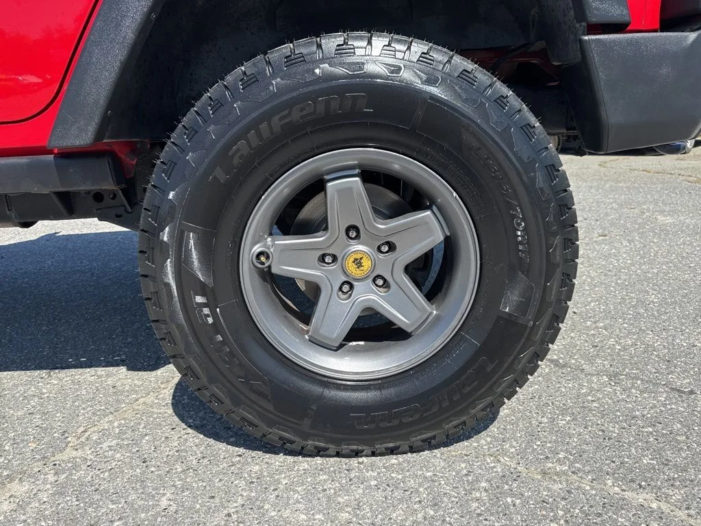 Used 2012 Red Jeep Unlimited Rubicon image 25
