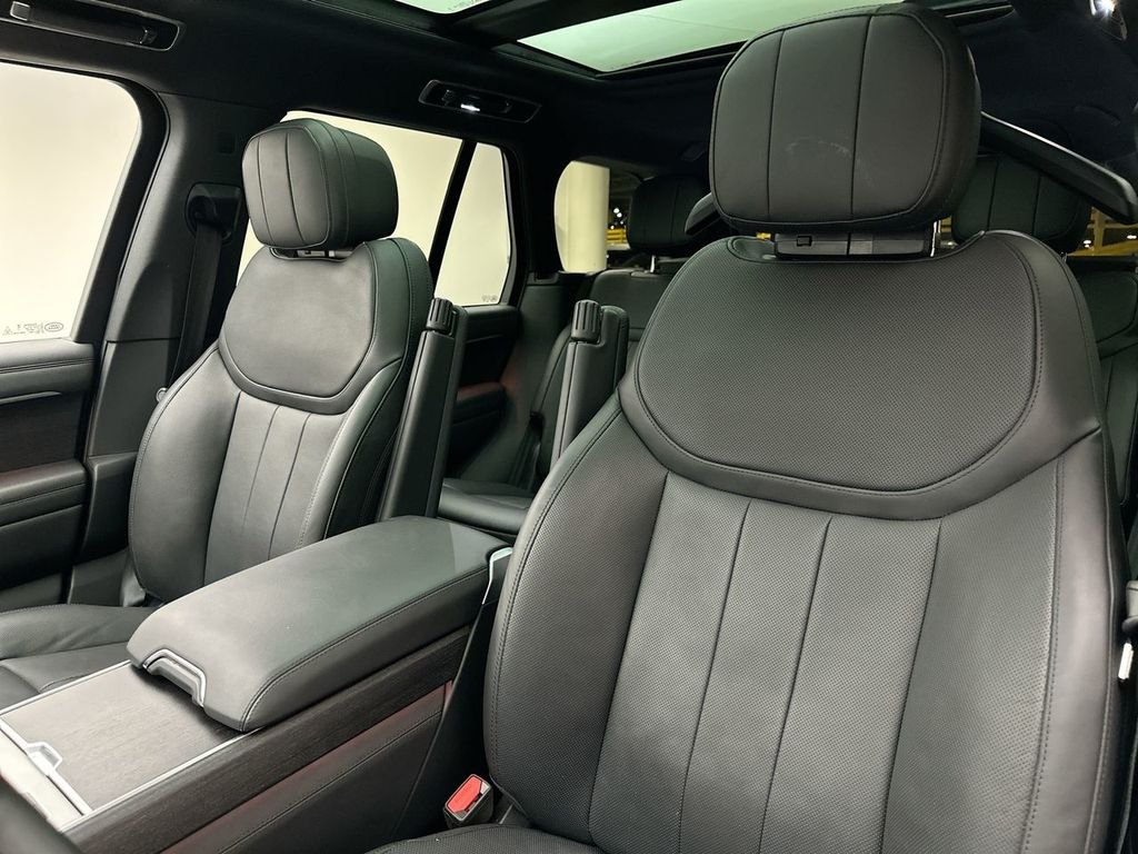 Used 2024 Santorini Black Metallic Land Rover SE image 22