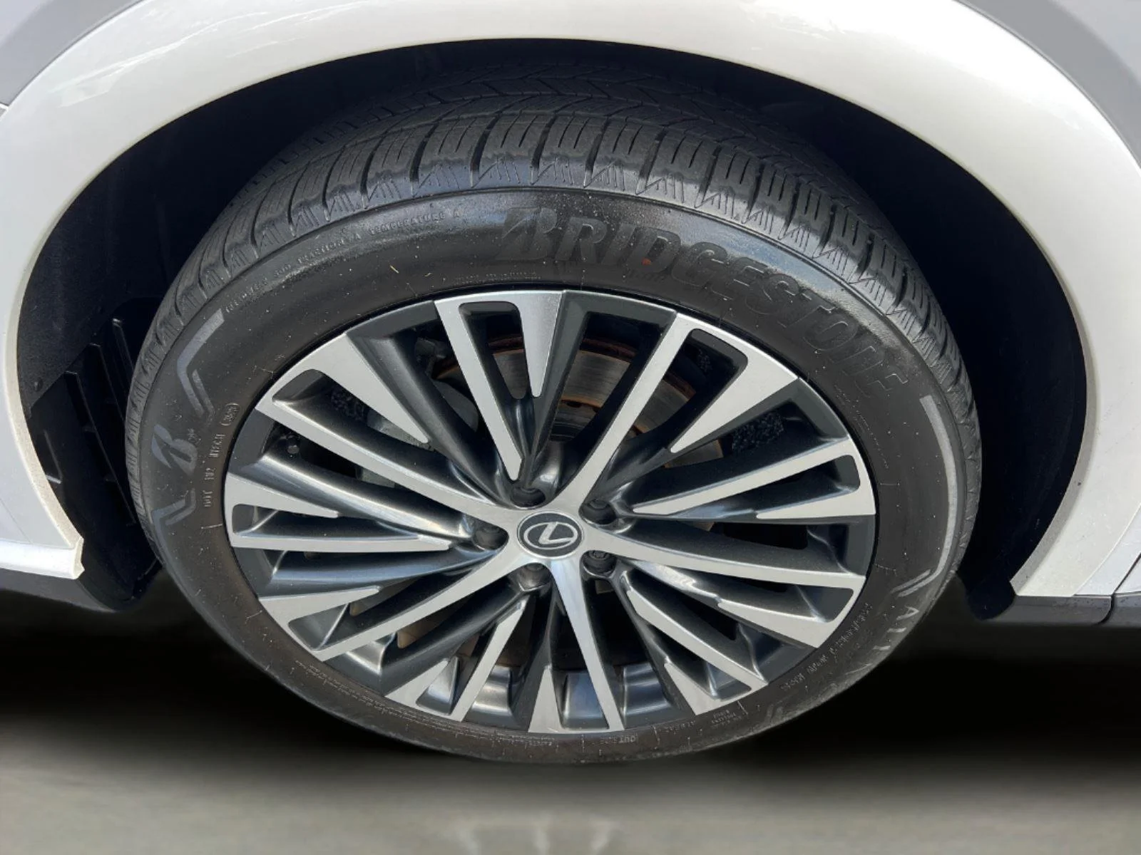 2024 Lexus RX 350 - Photo 12