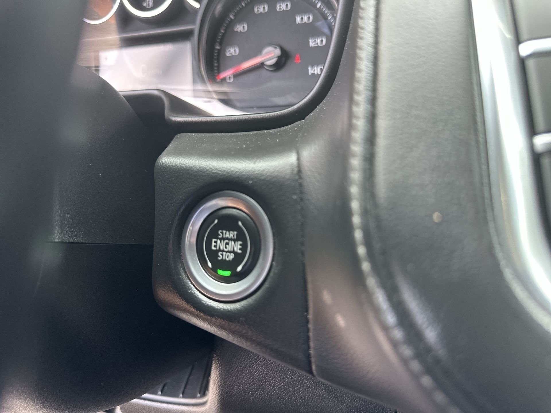 Used 2021 SUMMIT WHITE Chevrolet Z71 image 17