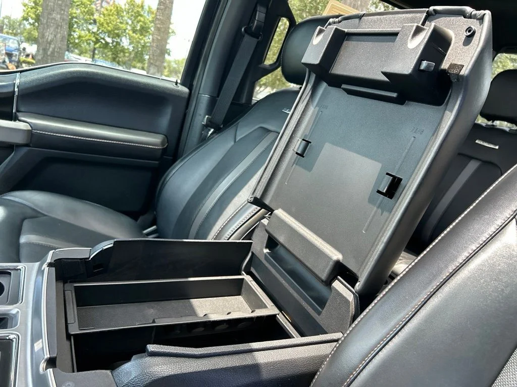 Used 2019 Black Metallic Ford Platinum image 40