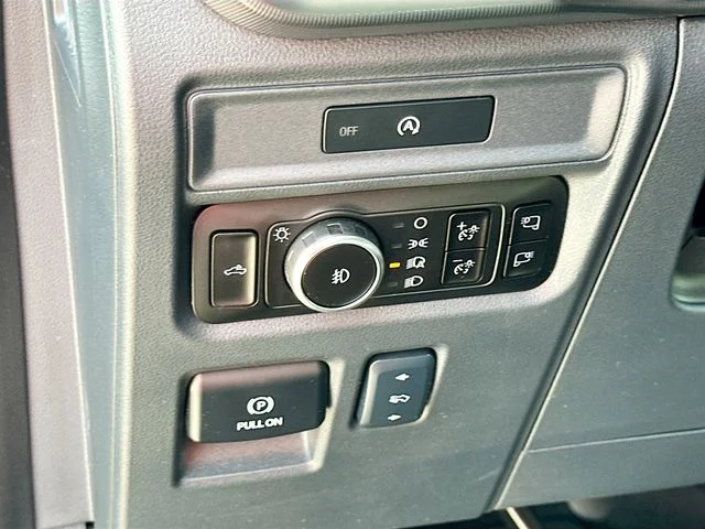 Used 2025 Blue Ford Lariat image 10