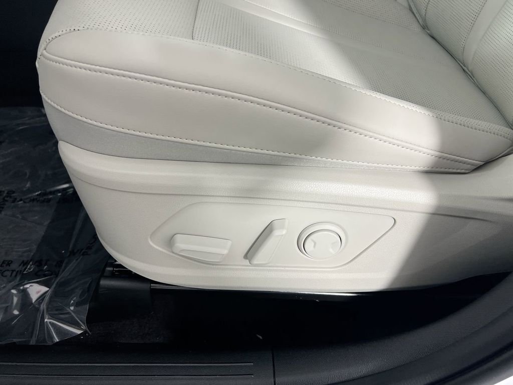New 2026 Glacial White Pearl Kia S image 13