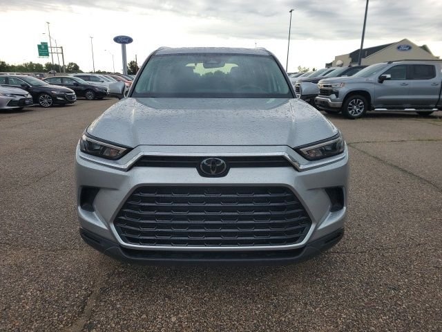 Used 2025 Celestial Silver Metallic Toyota XLE image 19