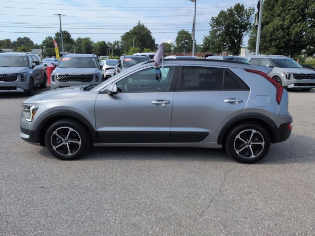 Certified Used 2025 Gray Kia EX image 4