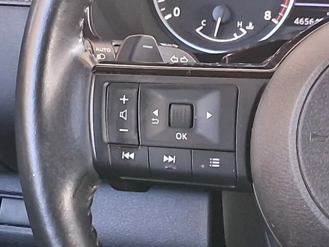 Used 2023 Gray Nissan SL image 11