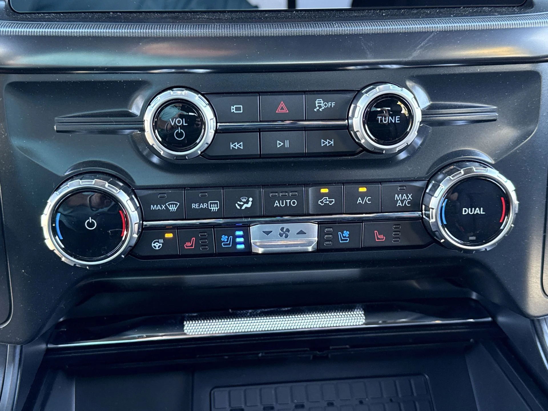 2025 Ford F-150 Lariat - Photo 8