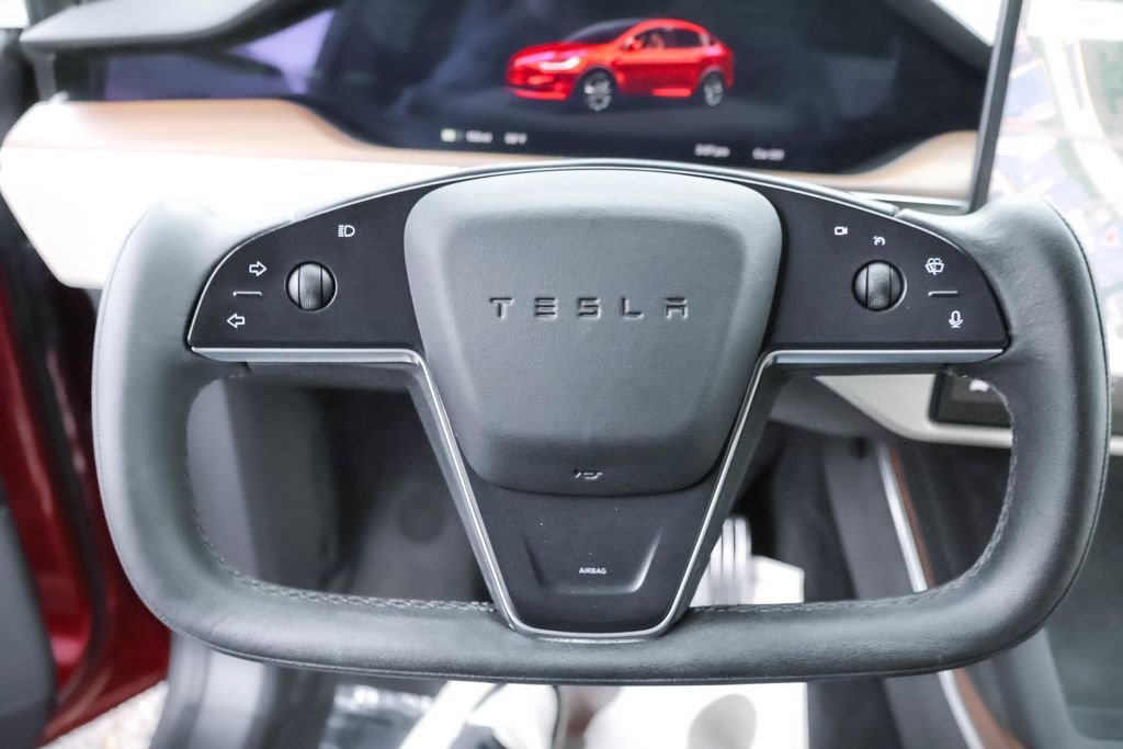 Used 2024  Tesla Base image 13