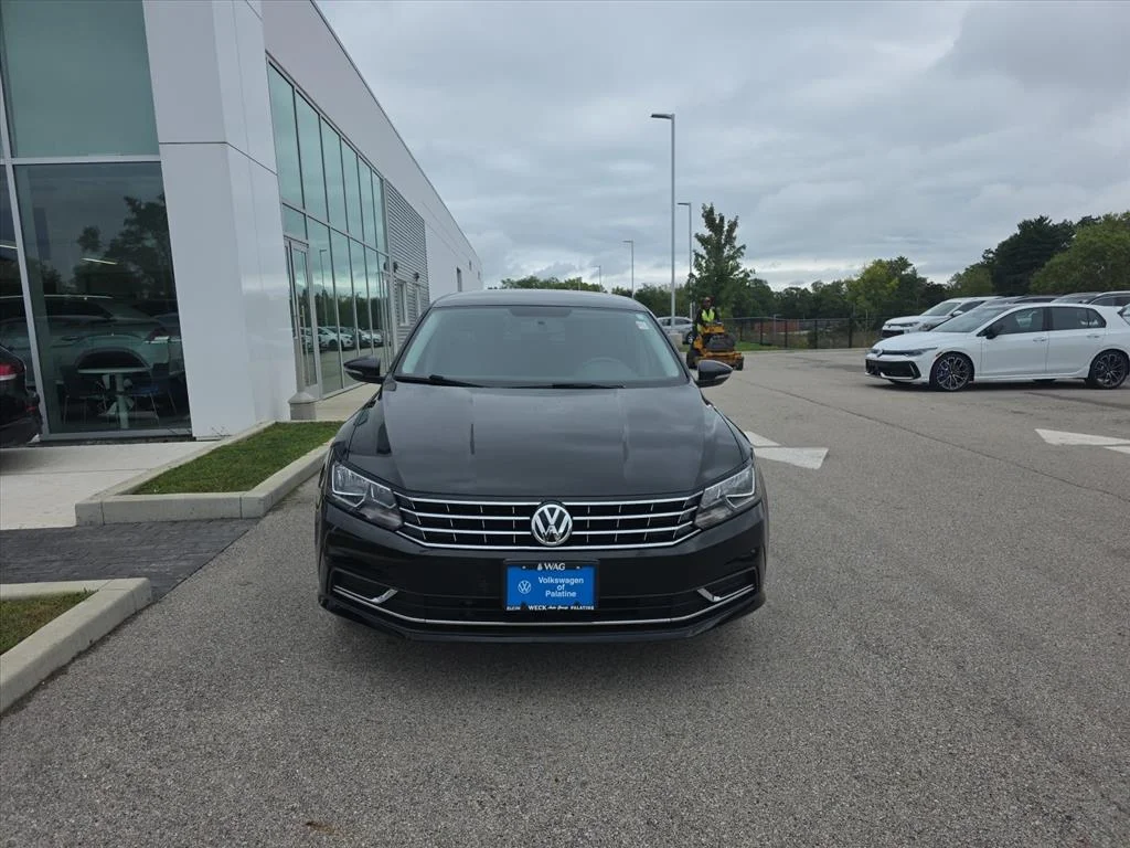 Used 2016 Black Volkswagen 1.8T R-Line image 6