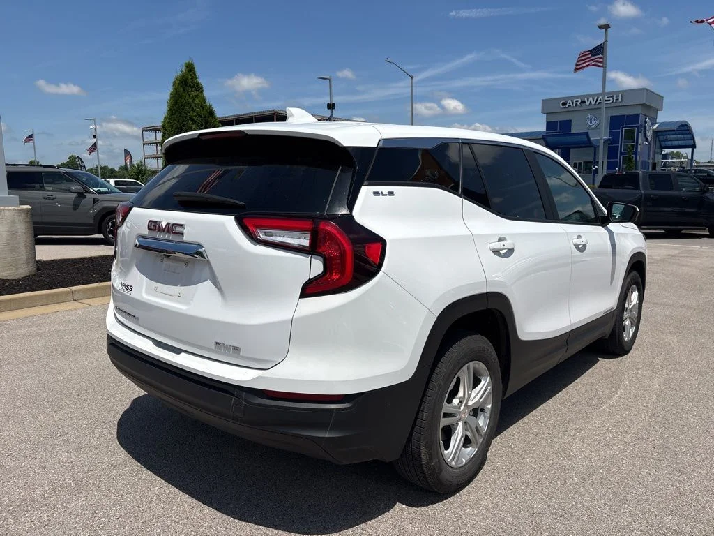 Used 2024 Summit White GMC SLE image 5