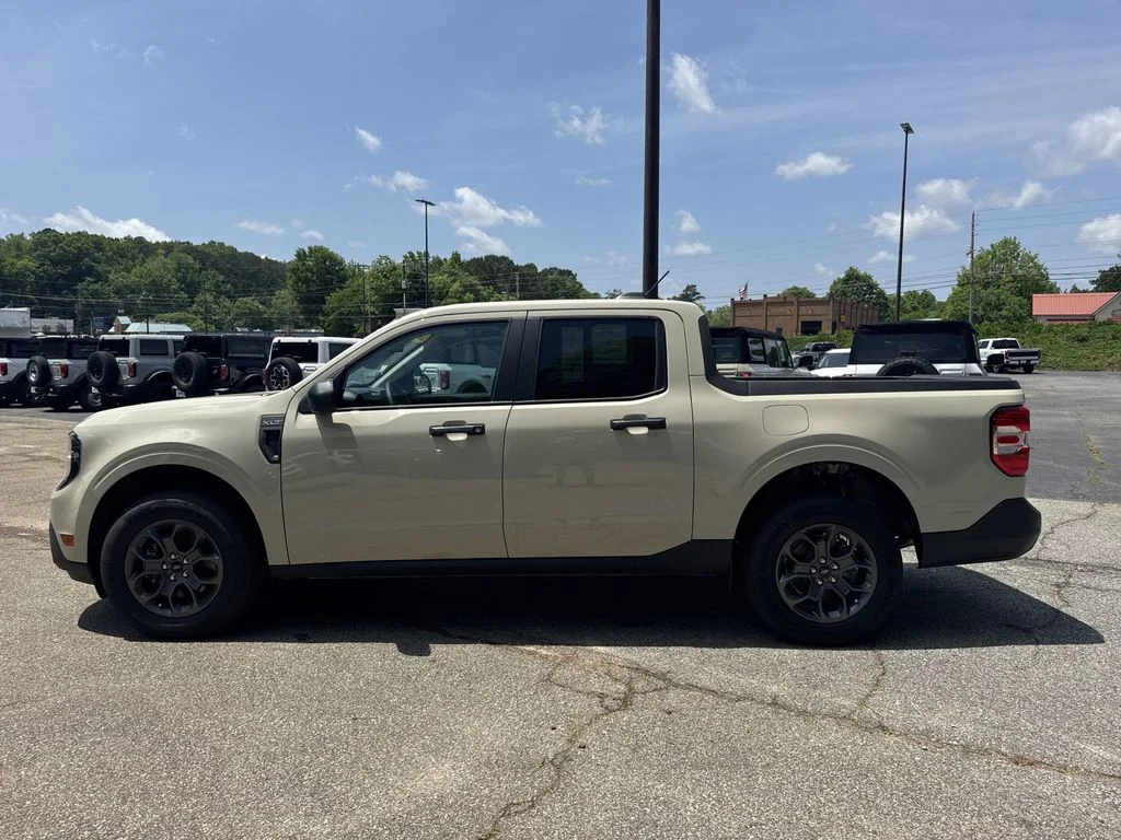 New 2025 Desert Sand Ford XLT image 4