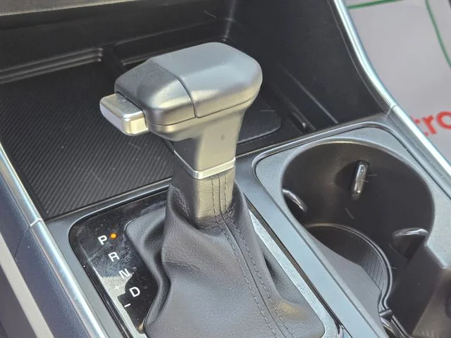 Used 2025 White Kia SX image 30