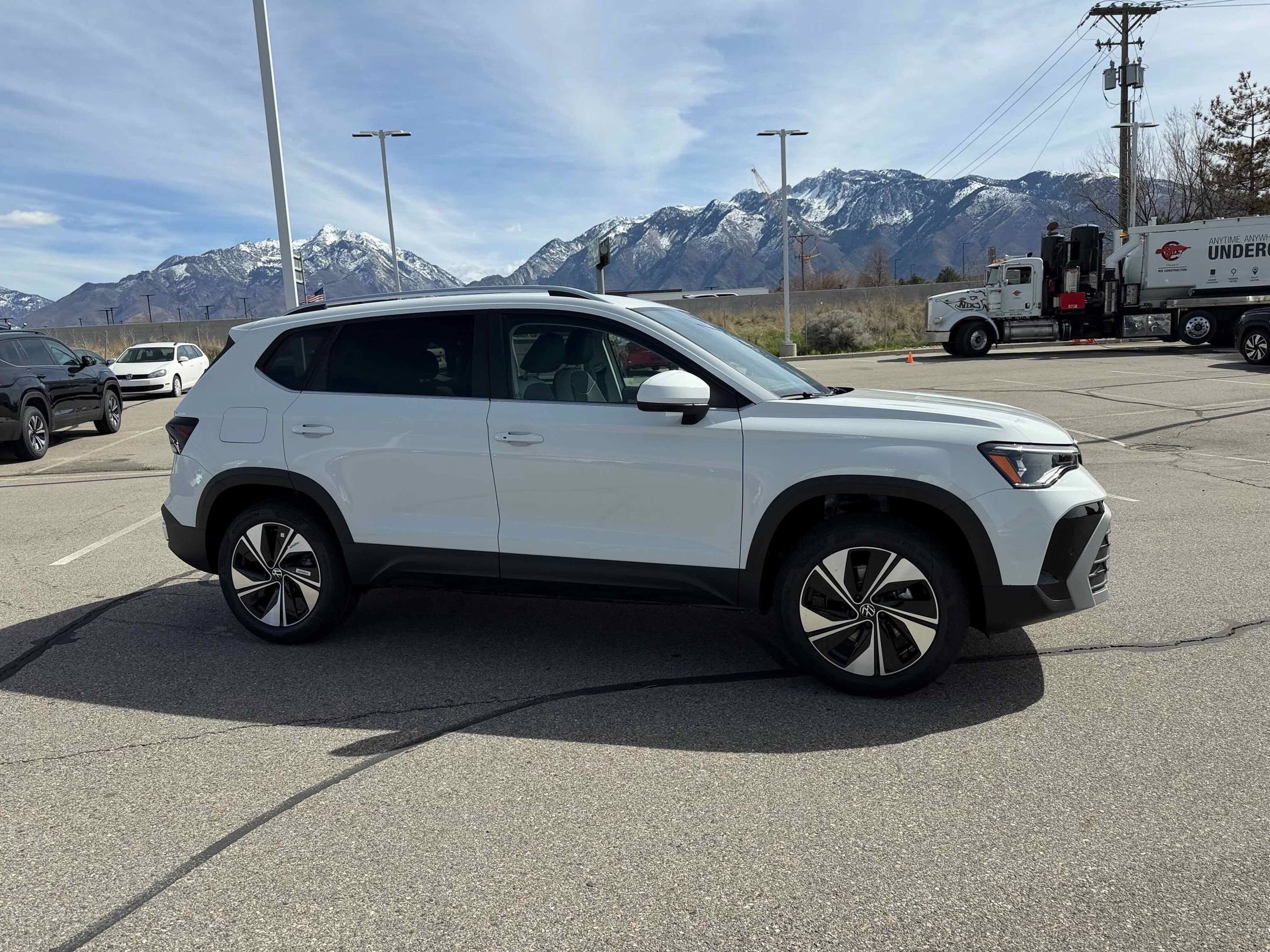 New 2026 Pure White Volkswagen SE image 9