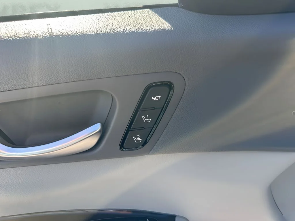 Used 2016 Gray Kia EX image 11