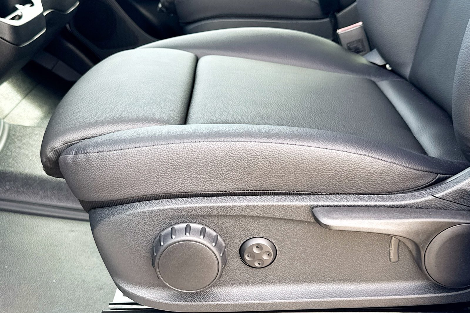 New 2026 Arctic White Mercedes-Benz  image 19