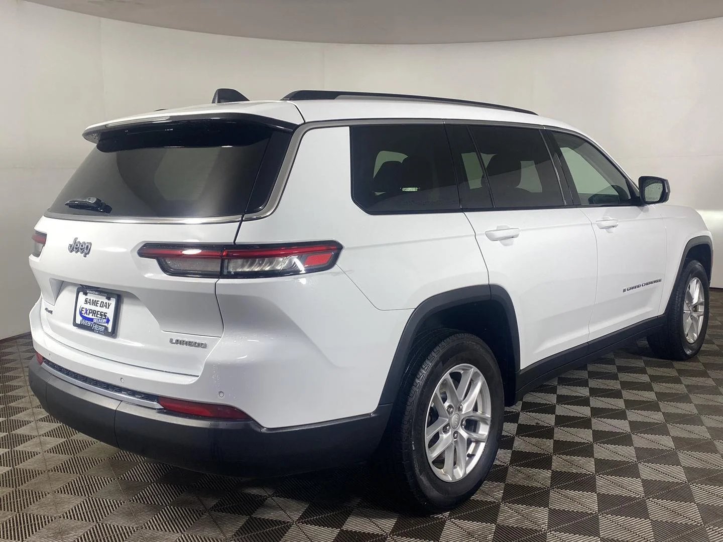 Used 2023 Bright White Clearcoat Jeep Laredo image 6