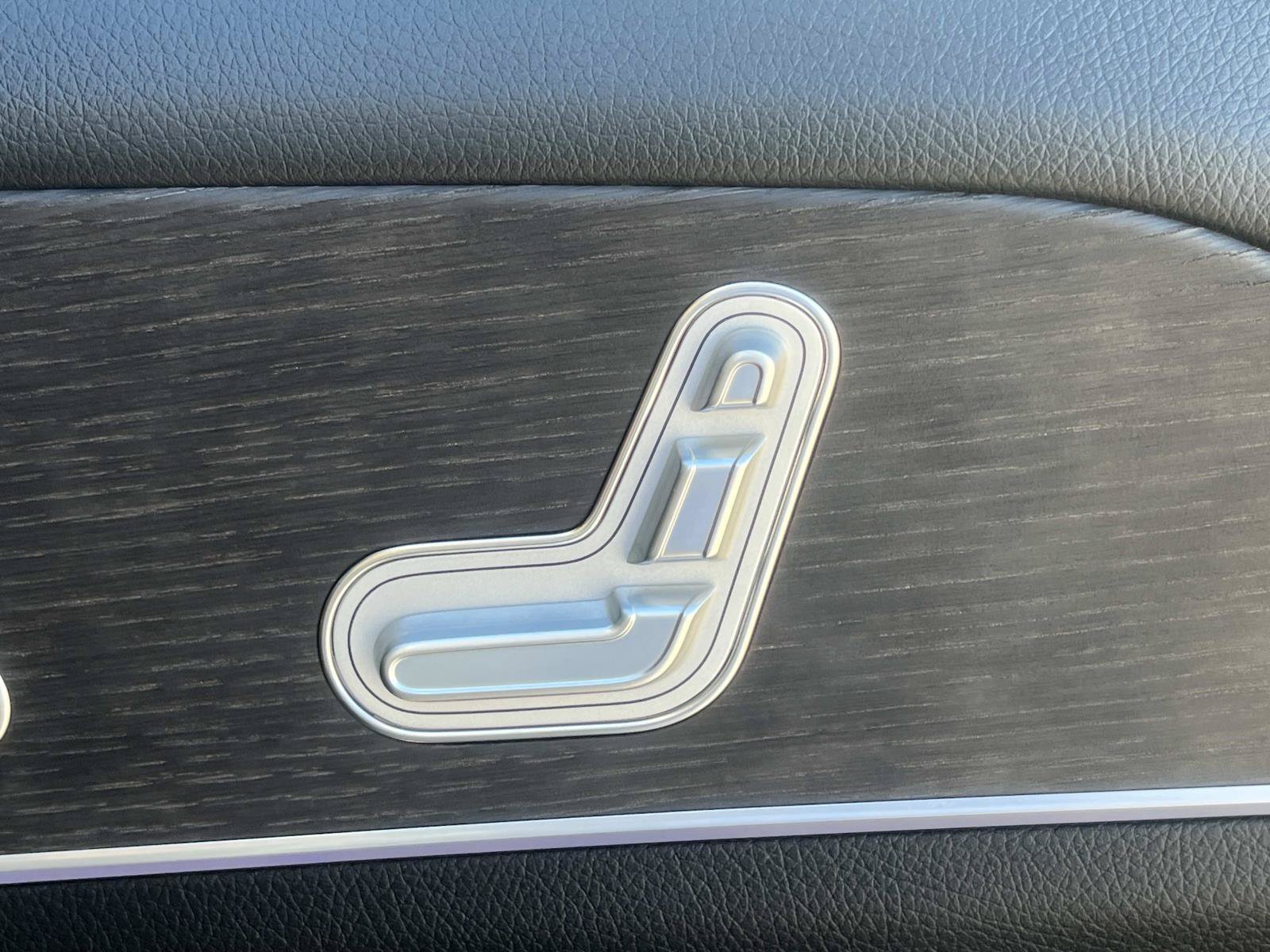 Certified Used 2024 MANUFAKTUR Alpine Gray Mercedes-Benz GLS 450 image 25