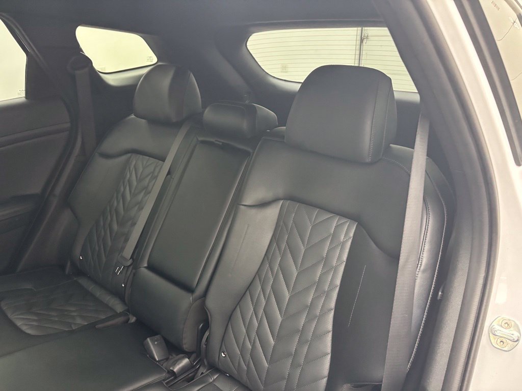 Used 2023 White Kia X-Line image 38