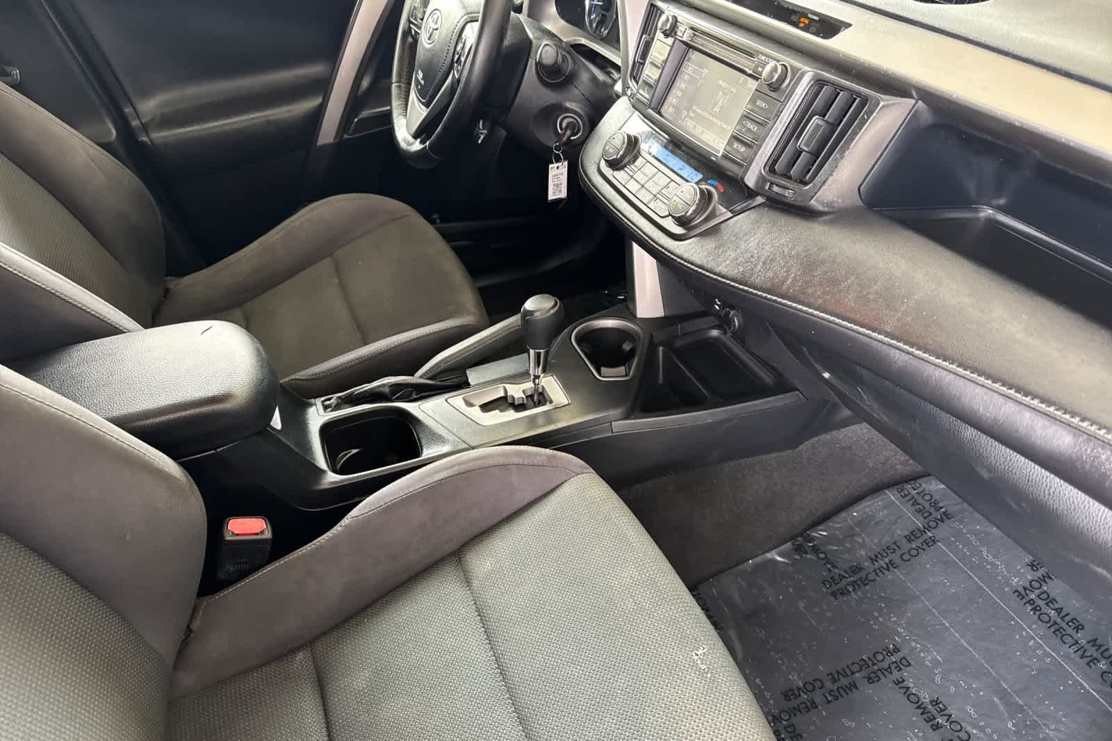 Used 2016 Super White Toyota XLE image 16