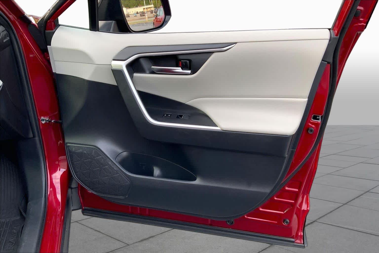 Used 2024 Ruby Flare Pearl Toyota XLE image 22