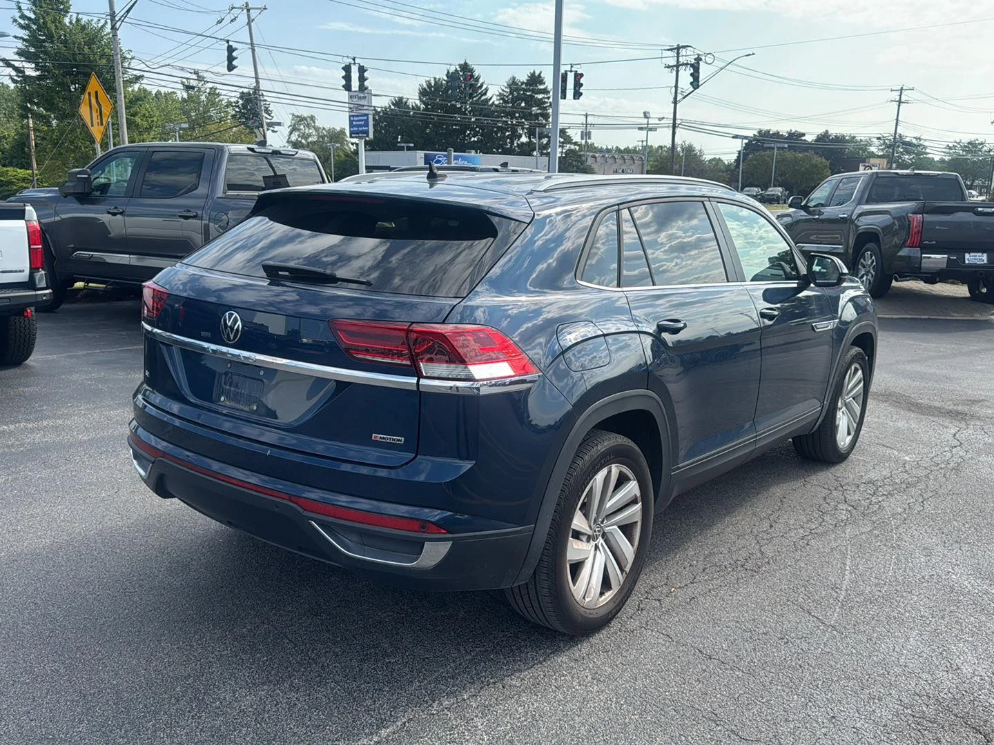 Used 2020  Volkswagen 2.0T SE w/Technology image 6