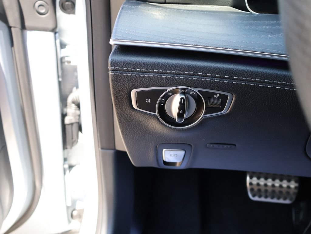 Used 2022 Cirrus Silver Metallic Mercedes-Benz Base image 39