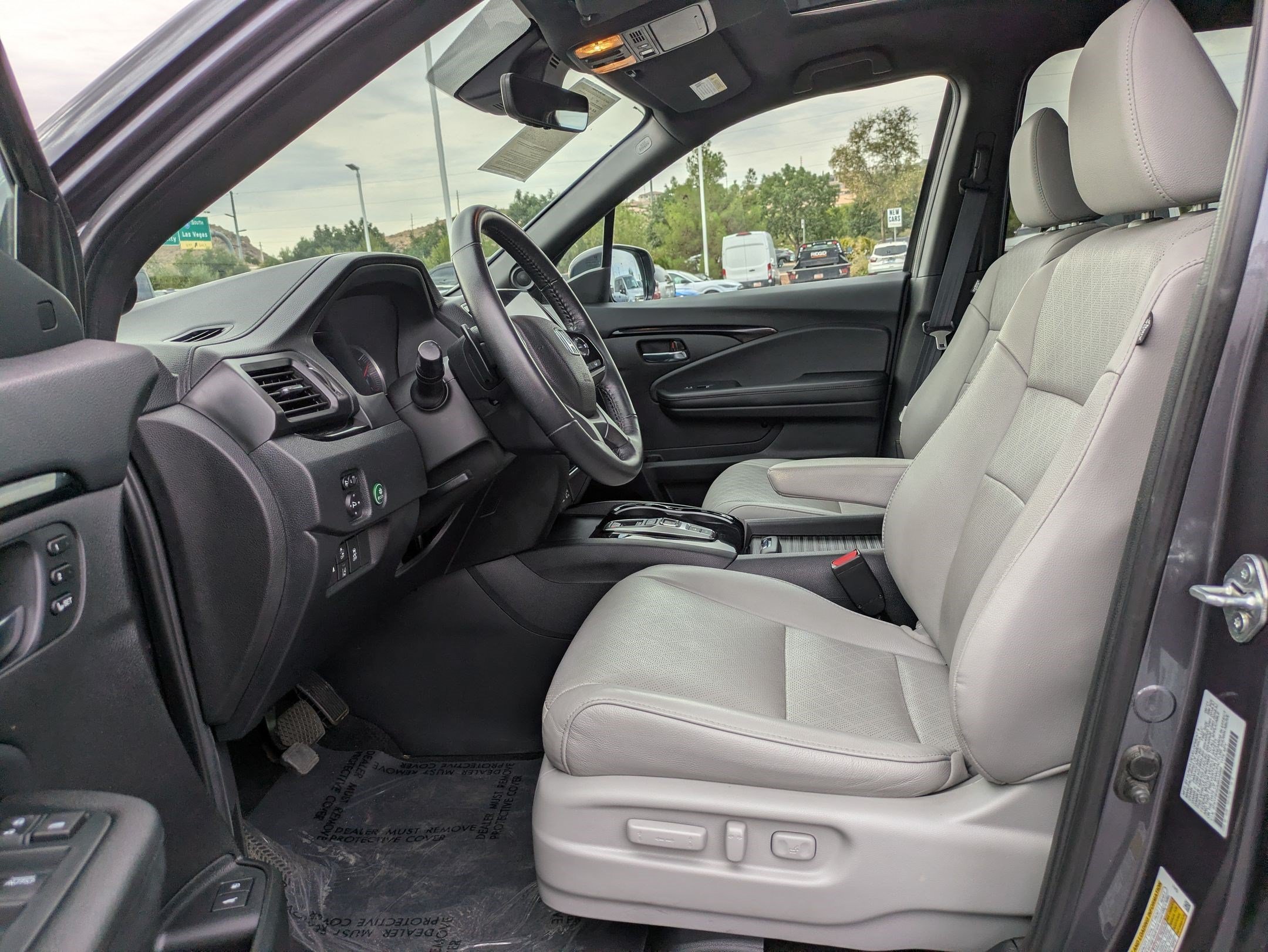 Used 2021 Lunar Silver Metallic Honda Touring image 15
