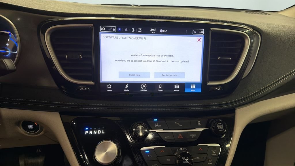 Used 2023 Silver Chrysler Touring L image 11