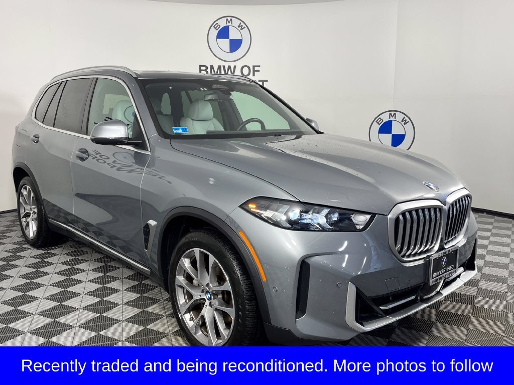 Used 2024 Gray BMW xDrive40i image 1