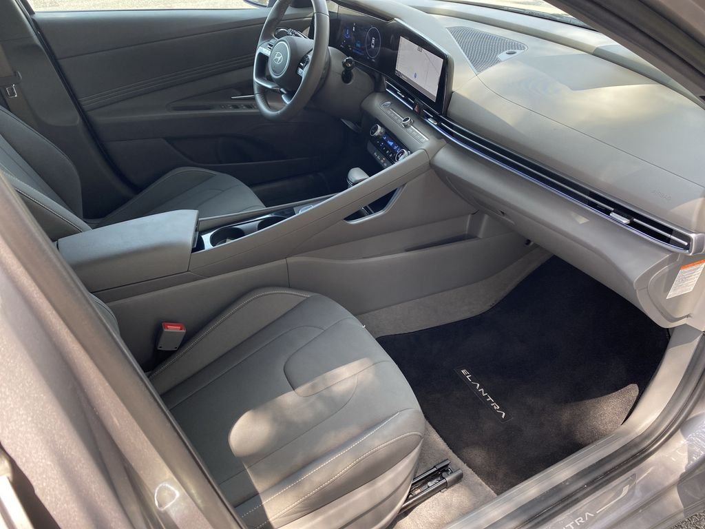 Used 2026 Fluid Metal Hyundai SEL Sport image 30