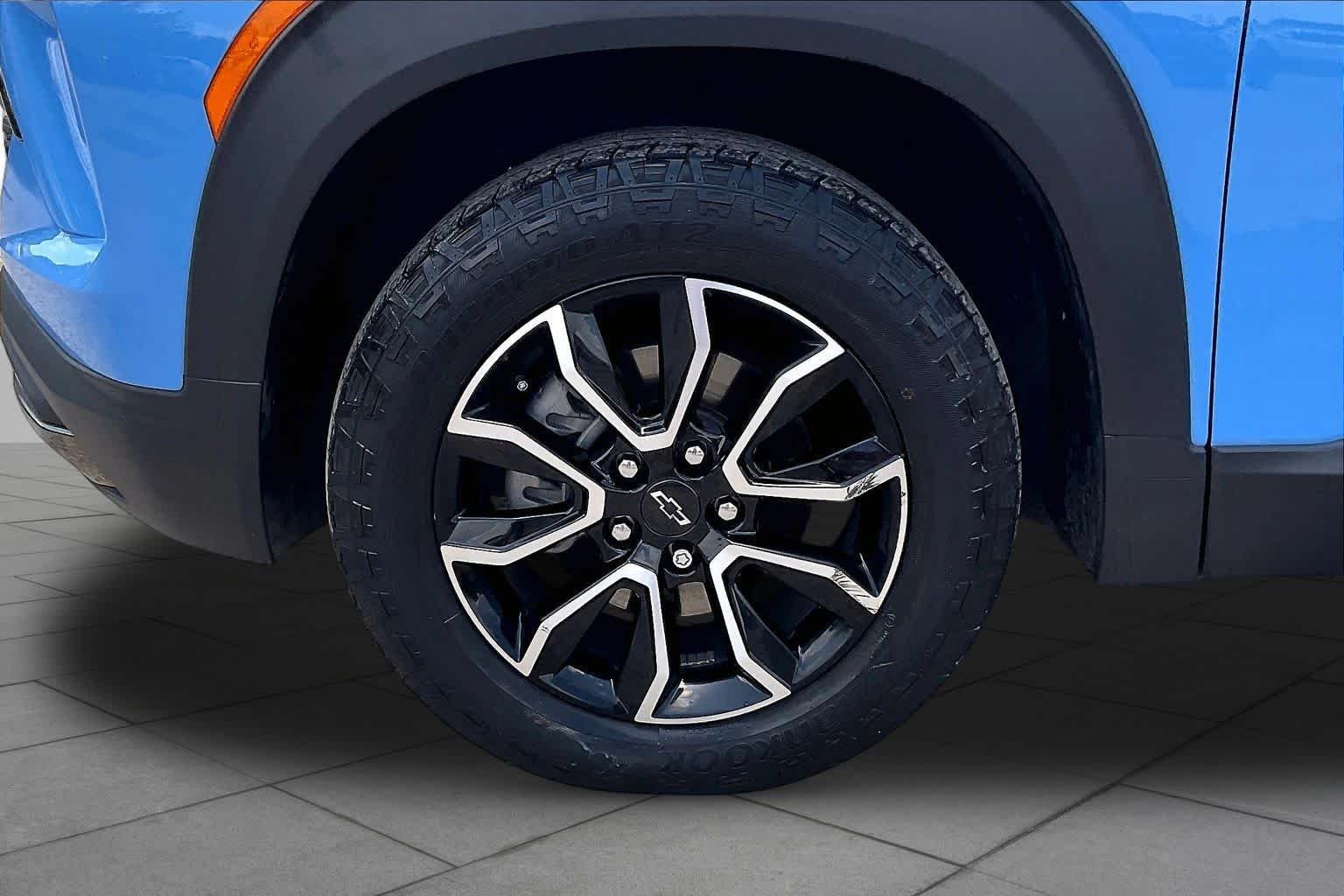 Used 2024 Fountain Blue Chevrolet ACTIV image 11