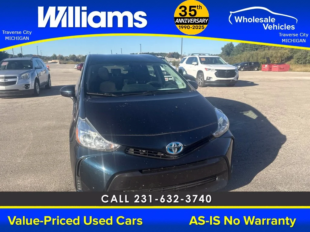 Used 2017 Aqua Toyota Three image 6