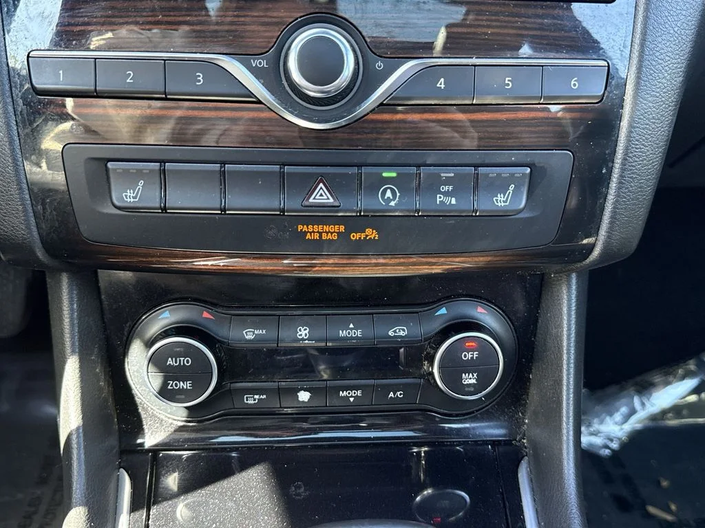 Used 2017 Black INFINITI Premium image 20