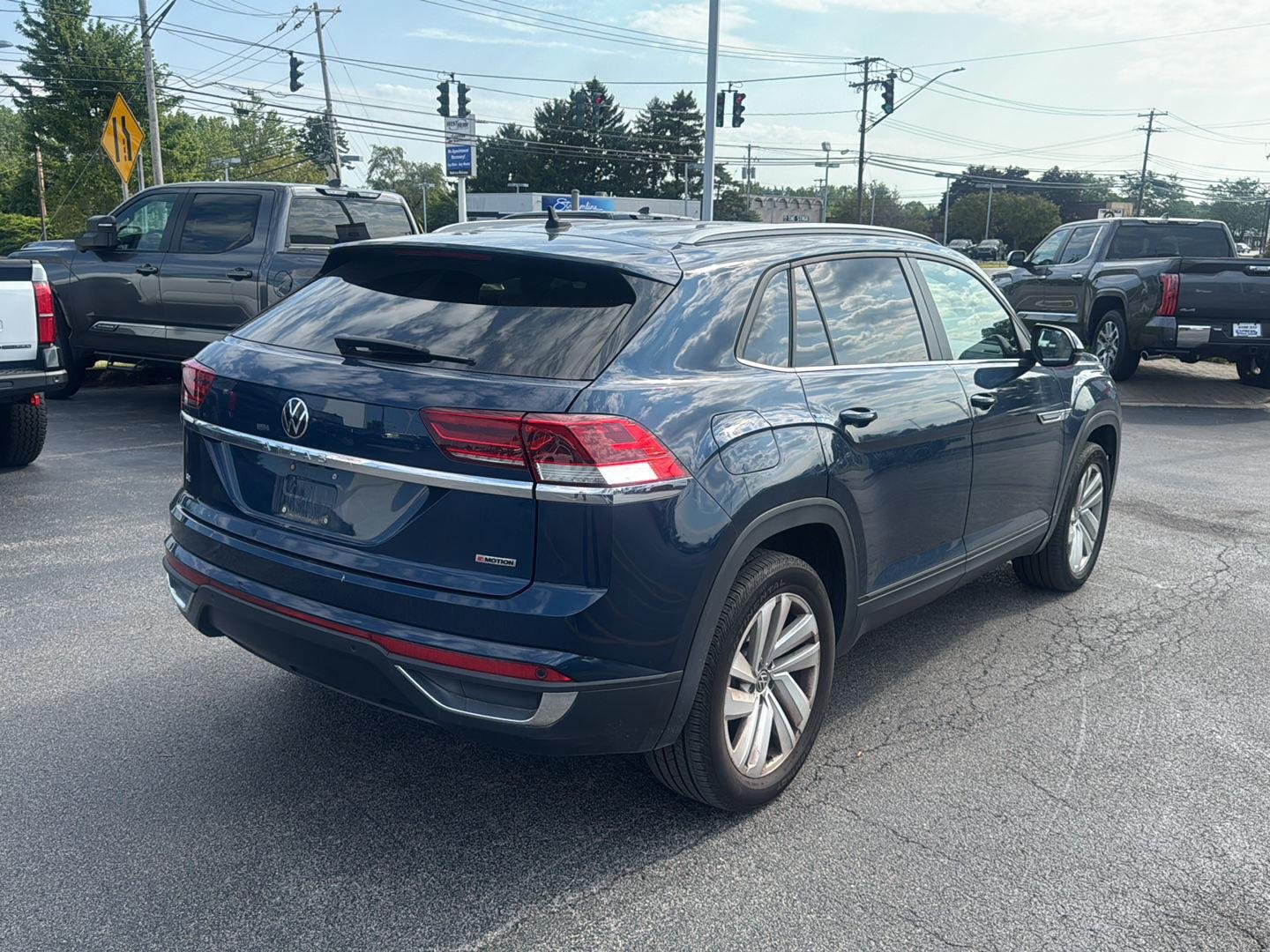 Used 2020  Volkswagen 2.0T SE w/Technology image 6