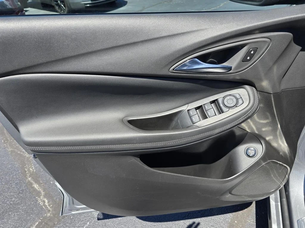 Used 2023 Moonstone Gray Metallic Buick Select image 18