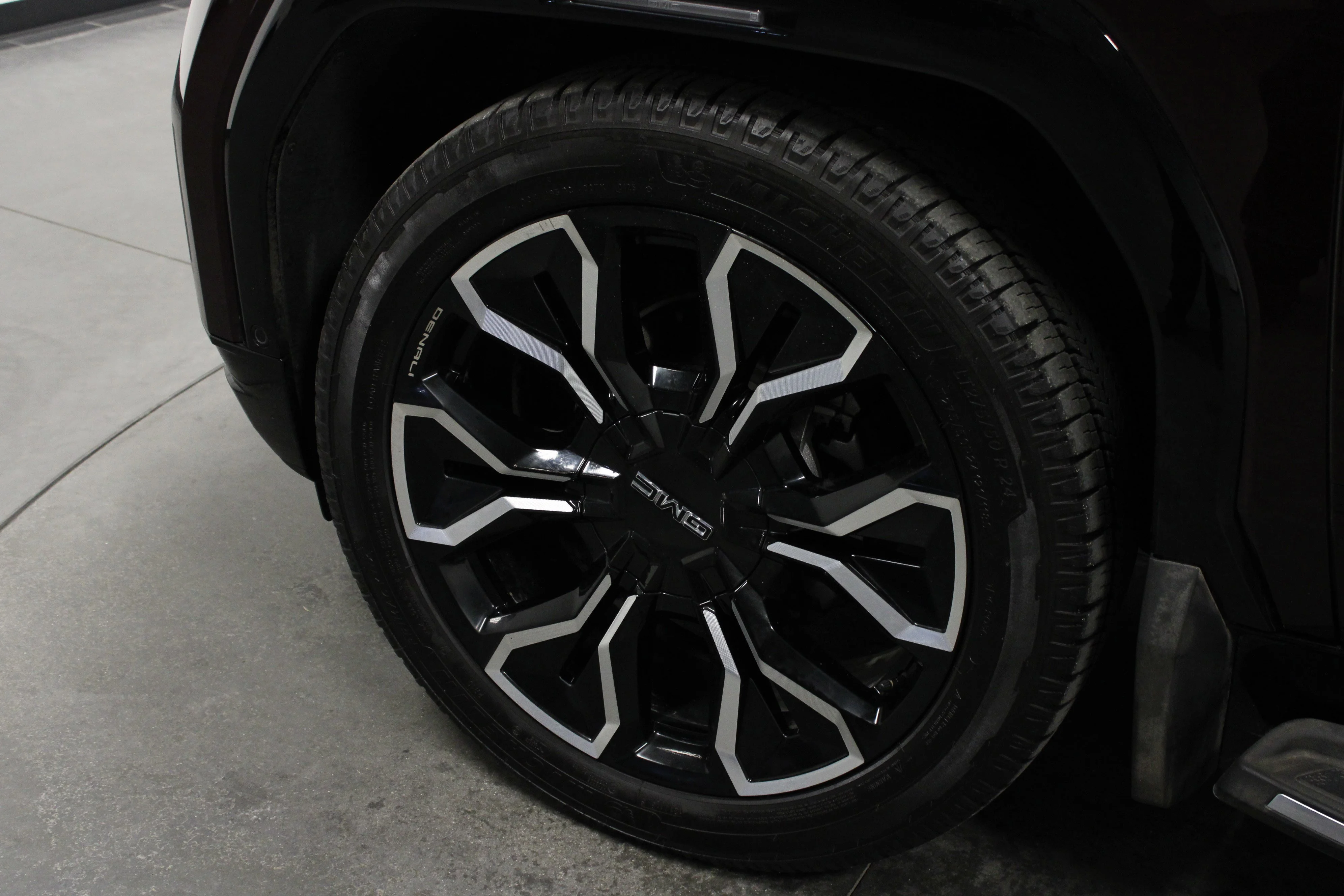 Used 2025 Dark Ember Tintcoat GMC Extended Range Denali image 10