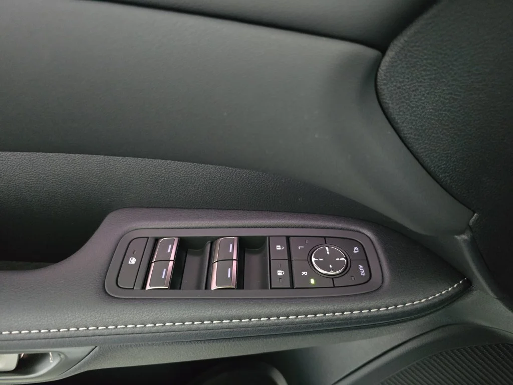 New 2026 Eminent White Pearl Lexus PREMIUM PLUS image 26