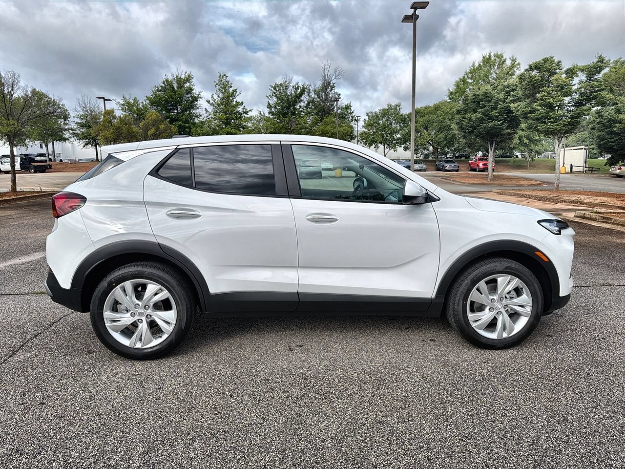 New 2026 Summit White Buick Preferred image 9