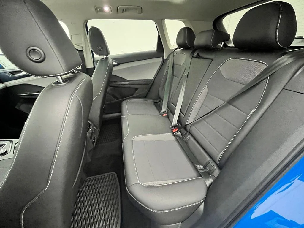 Used 2024 Blue Volkswagen 1.5T SE image 40