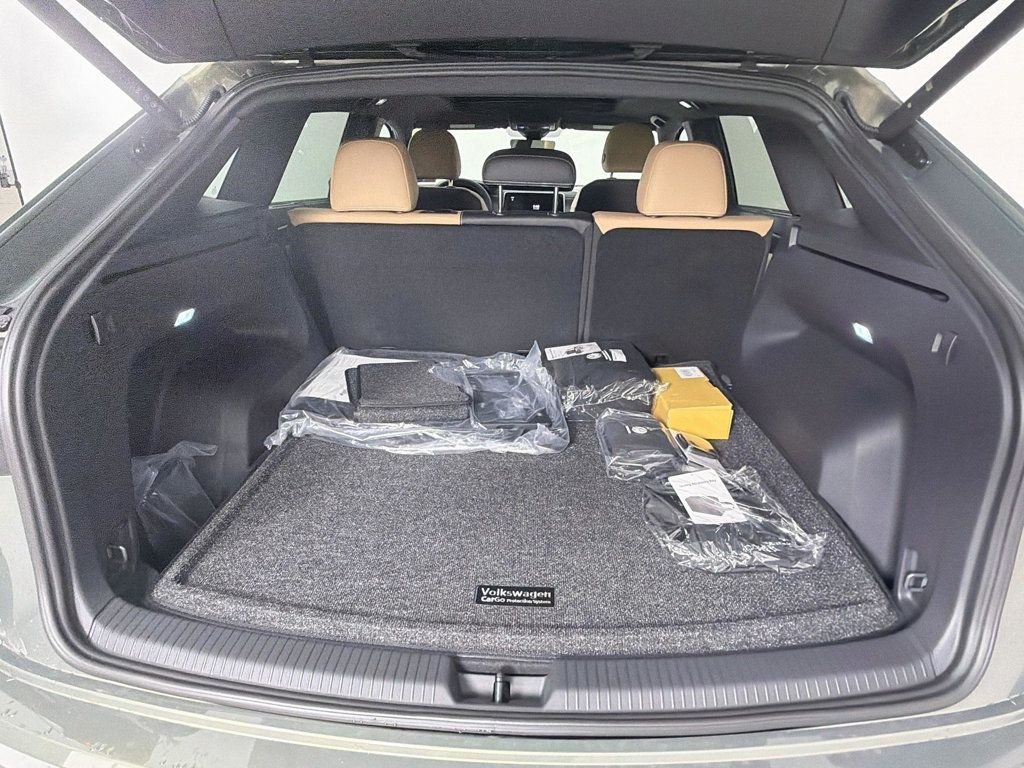 New 2026 Avocado Green Pearl Volkswagen 2.0T SEL 4MOTION image 27