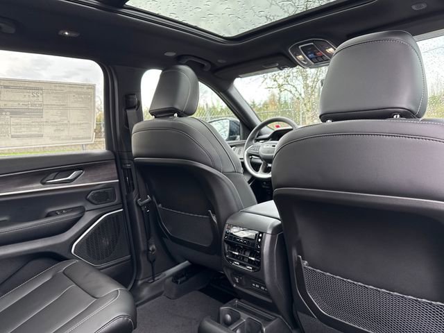 New 2026 Baltic Gray Metallic Clearcoat Jeep Limited image 23
