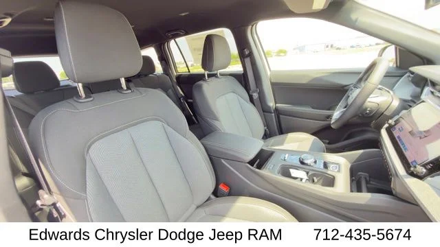 New 2026 White Jeep Laredo image 38