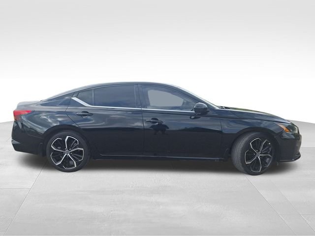 Used 2024 Black Nissan 2.5 SR image 9