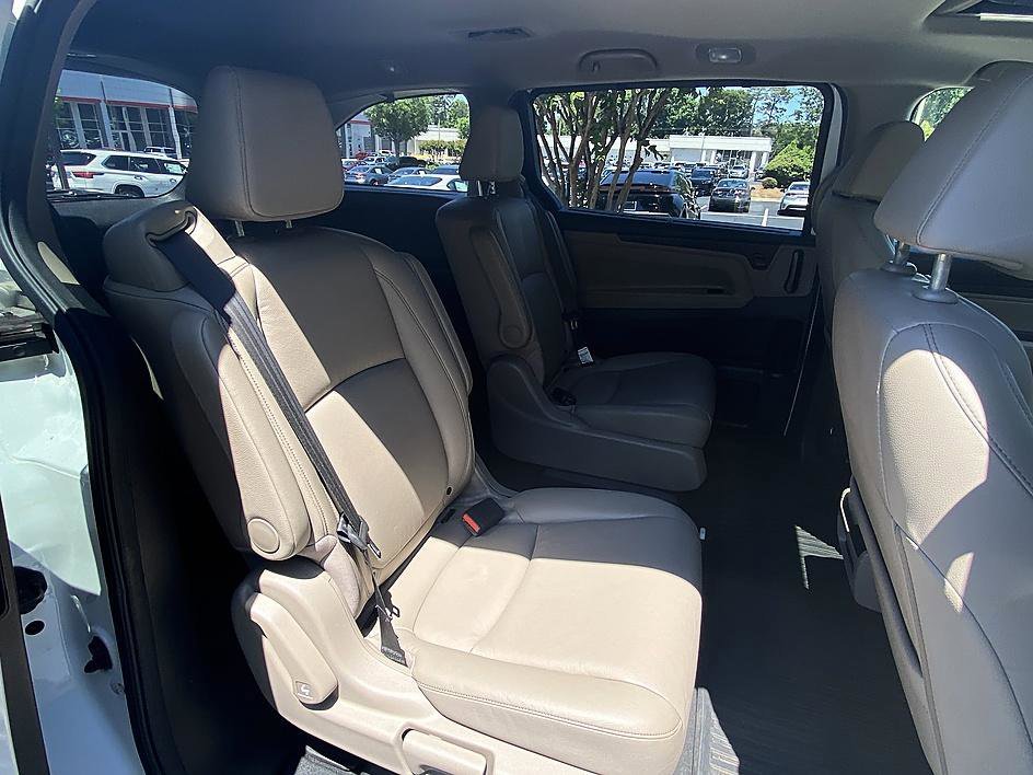 Used 2022 Platinum White Pearl Honda EX-L image 21