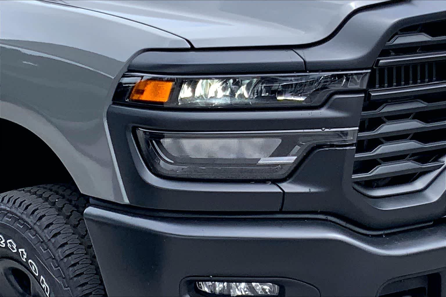 New 2026 Ceramic Gray Clear-Coat Exterior Paint RAM Tradesman image 10