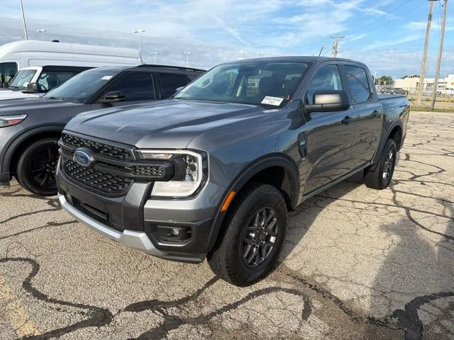 Used 2025 Gray Metallic Ford XLT image 1