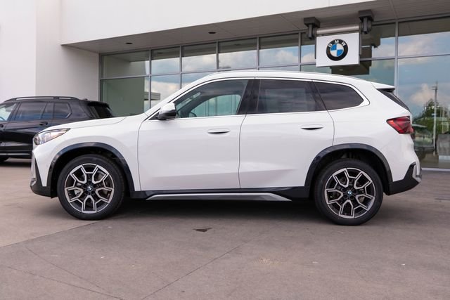 New 2026 Alpine White BMW xDrive28i image 2