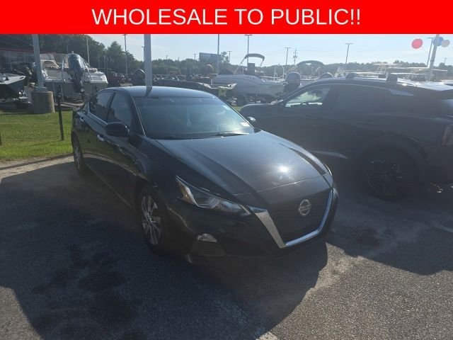 Used 2020 Black Nissan 2.5 S image 1